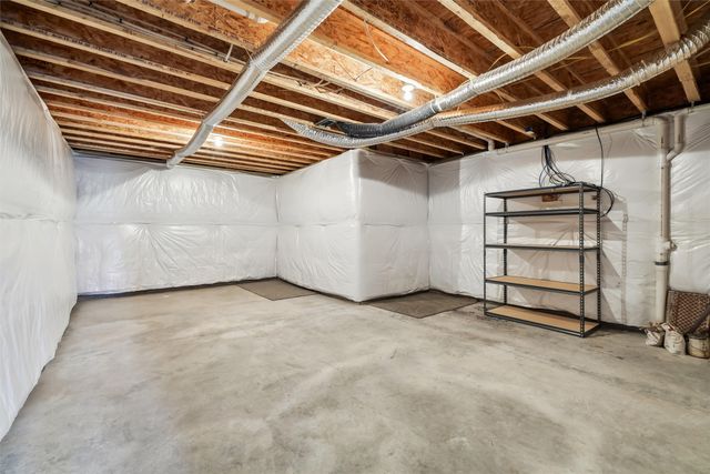 14319 Holcomb Avenue, Urbandale, IA 50323