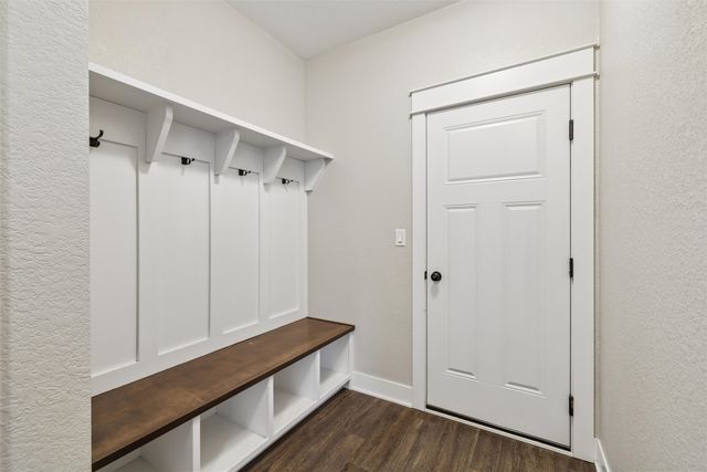 14319 Holcomb Avenue, Urbandale, IA 50323