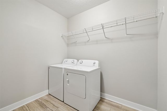 14319 Holcomb Avenue, Urbandale, IA 50323