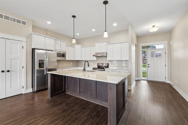 14319 Holcomb Avenue, Urbandale, IA 50323