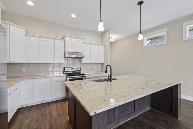 14319 Holcomb Avenue, Urbandale, IA 50323