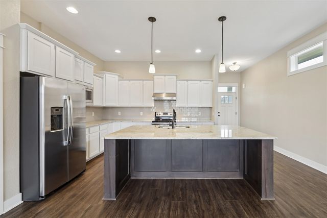 14319 Holcomb Avenue, Urbandale, IA 50323