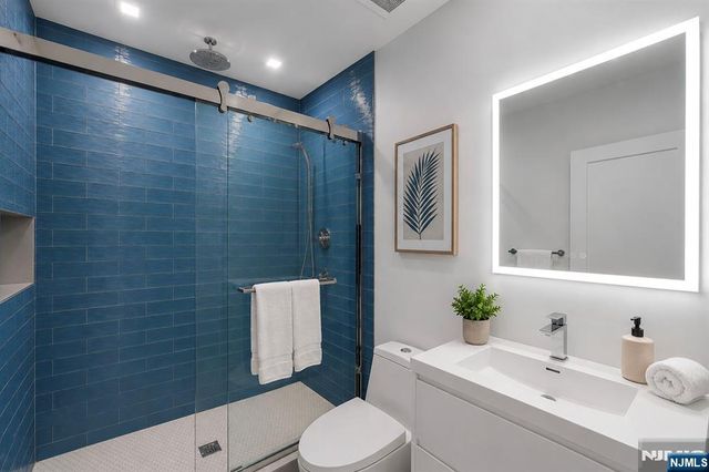 35 Jane Drive, Englewood Cliffs, NJ 07632