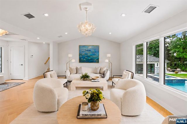 35 Jane Drive, Englewood Cliffs, NJ 07632
