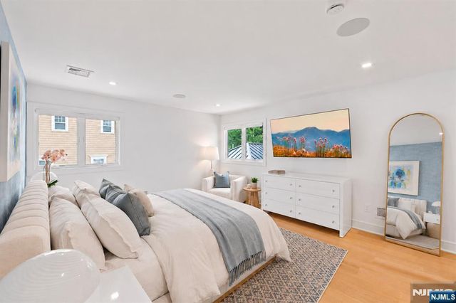 35 Jane Drive, Englewood Cliffs, NJ 07632