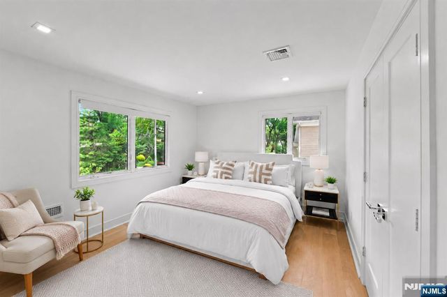 35 Jane Drive, Englewood Cliffs, NJ 07632