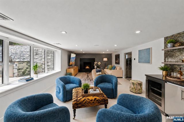 35 Jane Drive, Englewood Cliffs, NJ 07632