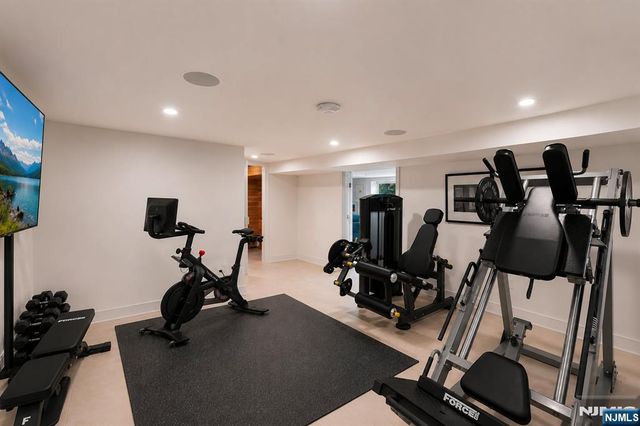 35 Jane Drive, Englewood Cliffs, NJ 07632