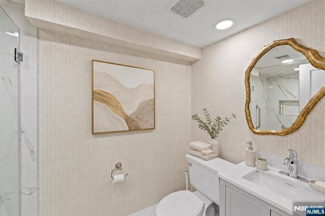 35 Jane Drive, Englewood Cliffs, NJ 07632