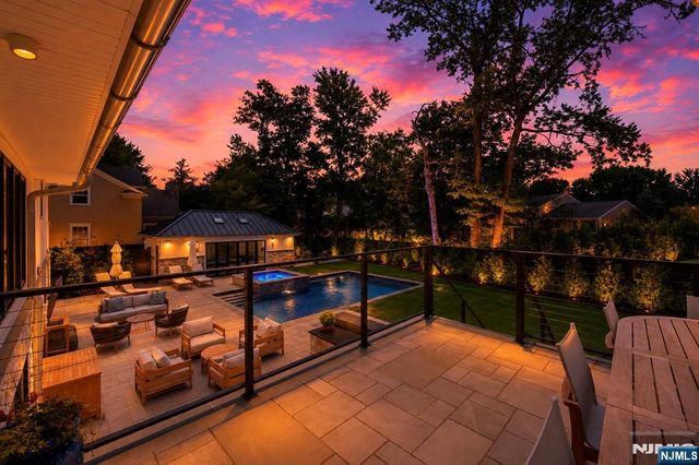 35 Jane Drive, Englewood Cliffs, NJ 07632
