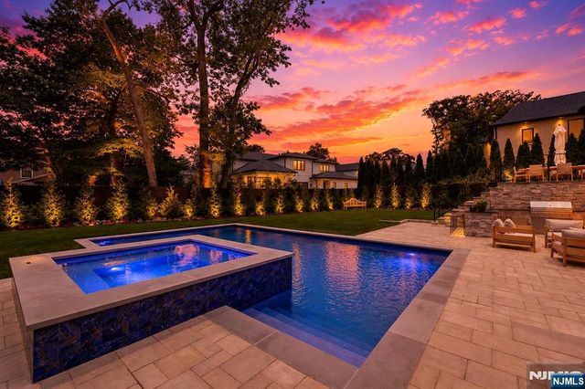 35 Jane Drive, Englewood Cliffs, NJ 07632