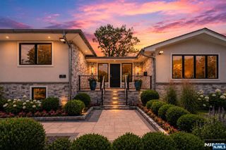 35 Jane Drive, Englewood Cliffs, NJ 07632