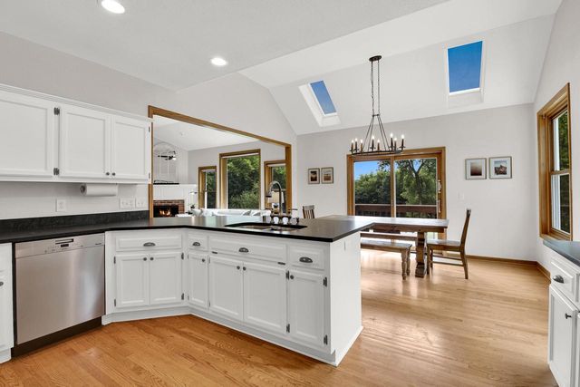 S28W30753 Wild Berry LANE, Waukesha, WI 53188