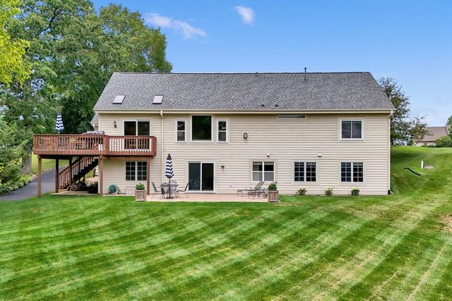 S28W30753 Wild Berry LANE, Waukesha, WI 53188