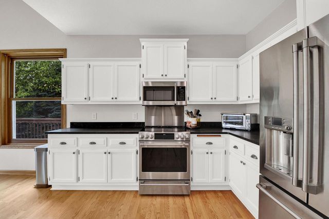 S28W30753 Wild Berry LANE, Waukesha, WI 53188