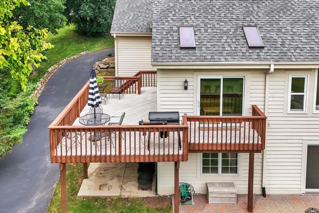 S28W30753 Wild Berry LANE, Waukesha, WI 53188