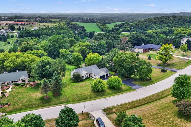 S28W30753 Wild Berry LANE, Waukesha, WI 53188