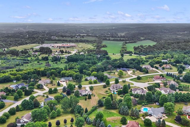 S28W30753 Wild Berry LANE, Waukesha, WI 53188