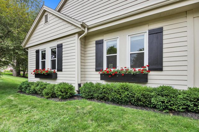 S28W30753 Wild Berry LANE, Waukesha, WI 53188