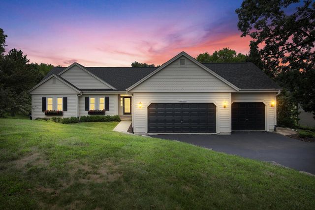 S28W30753 Wild Berry LANE, Waukesha, WI 53188