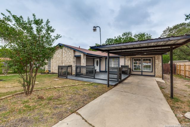 5930 Midcrown Dr, San Antonio, TX 78218