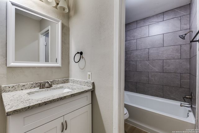 5930 Midcrown Dr, San Antonio, TX 78218