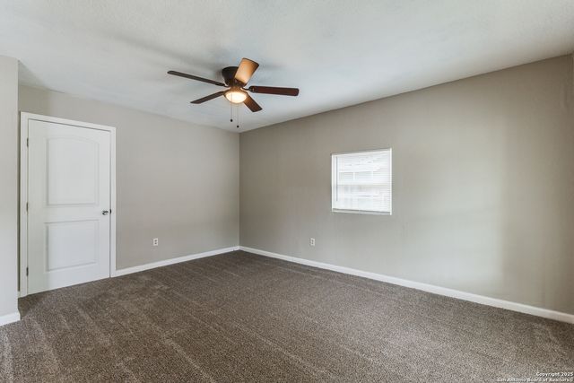 5930 Midcrown Dr, San Antonio, TX 78218