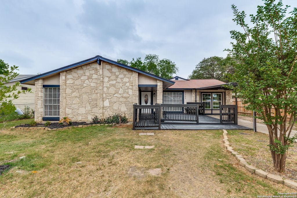 5930 Midcrown Dr, San Antonio, TX 78218