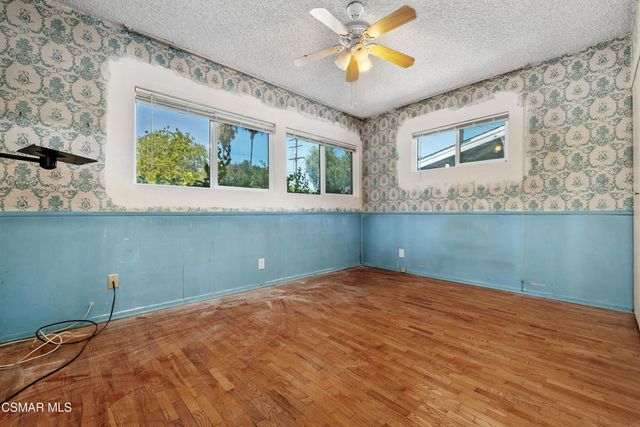 18954 Saticoy Street, Reseda, CA 91335