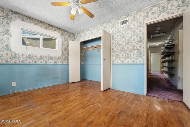 18954 Saticoy Street, Reseda, CA 91335