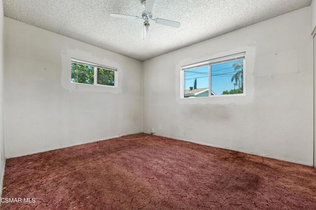 18954 Saticoy Street, Reseda, CA 91335