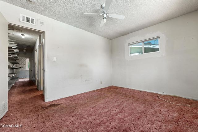 18954 Saticoy Street, Reseda, CA 91335