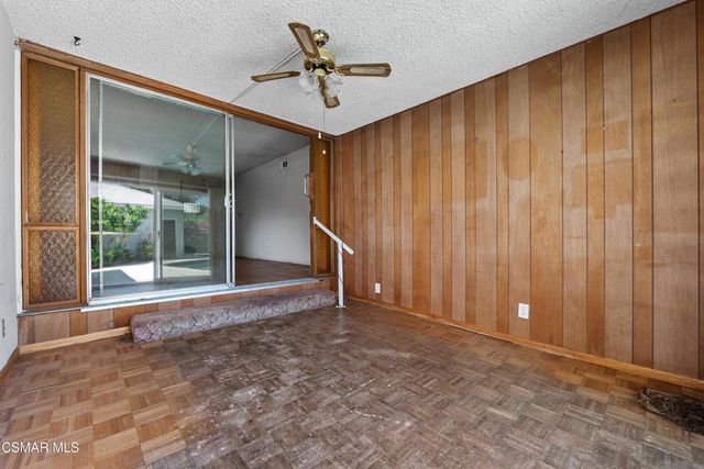 18954 Saticoy Street, Reseda, CA 91335