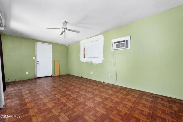 18954 Saticoy Street, Reseda, CA 91335