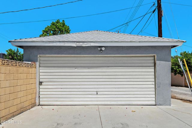18954 Saticoy Street, Reseda, CA 91335