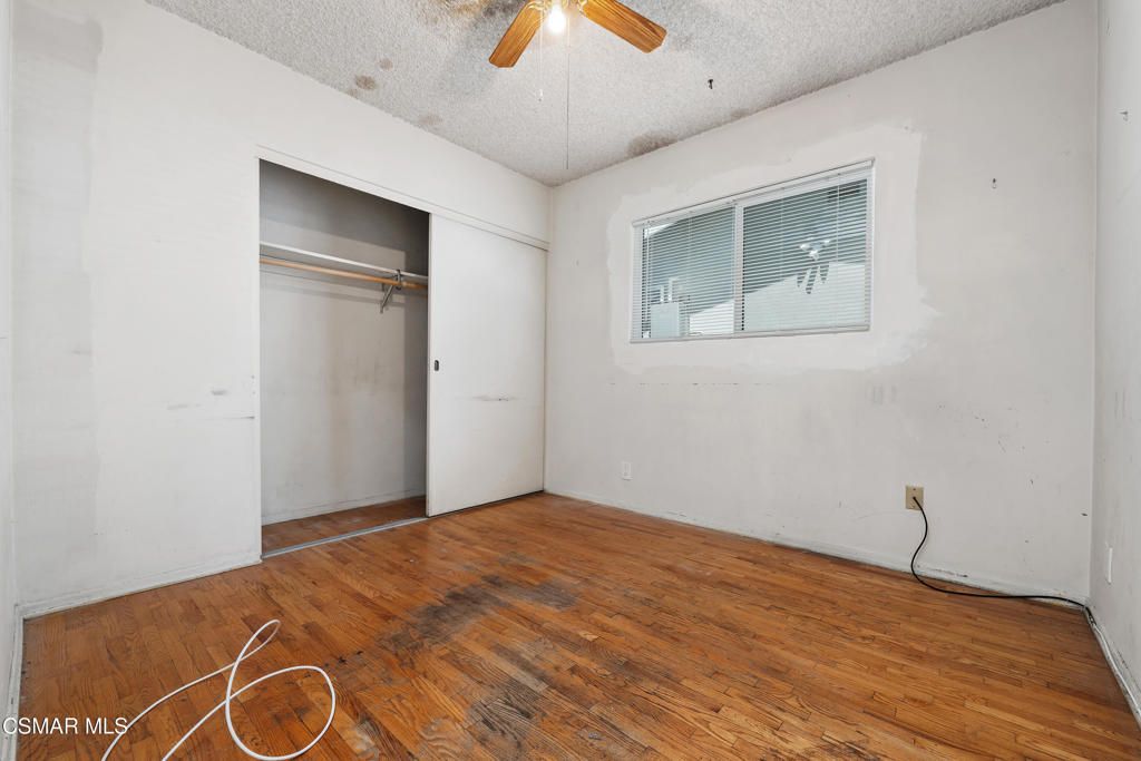 Image 17 of property listing at 18954 Saticoy Street, Reseda, CA 91335