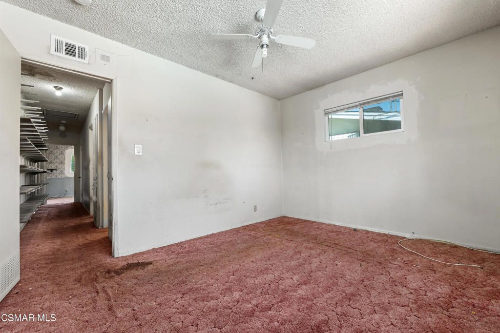 Image 23 of property listing at 18954 Saticoy Street, Reseda, CA 91335
