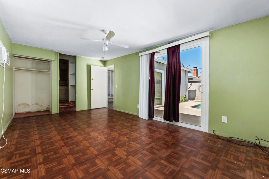Image 27 of property listing at 18954 Saticoy Street, Reseda, CA 91335