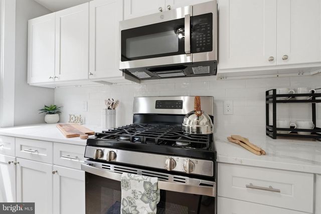 109 CHESTNUT AVE, Oaklyn, NJ 08107