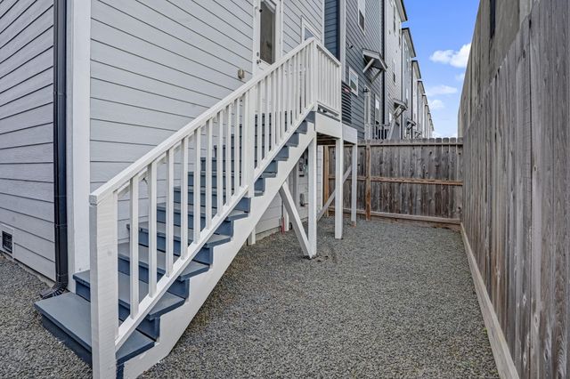 1236 W 21st Street, Houston, TX 77008