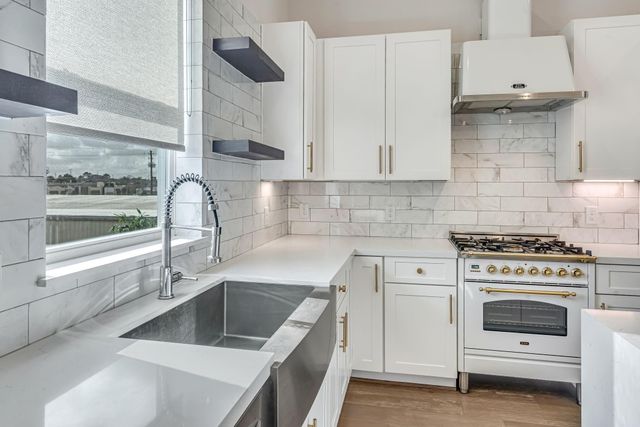 1236 W 21st Street, Houston, TX 77008