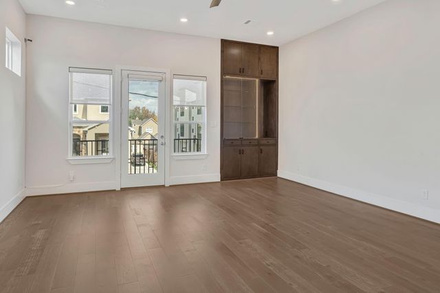 1236 W 21st Street, Houston, TX 77008