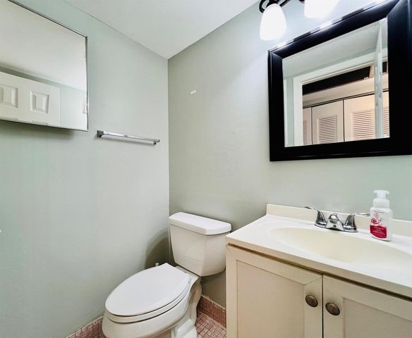 330 Southampton B, West Palm Beach, FL 33417