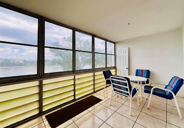 330 Southampton B, West Palm Beach, FL 33417