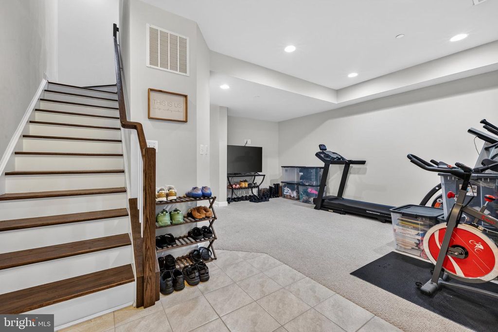 Image 3 of property listing at 7314 TAYLORS HILL LN, Hanover, MD 21076