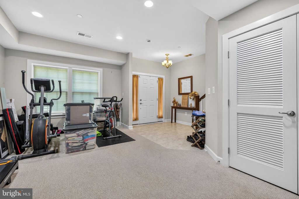 Image 4 of property listing at 7314 TAYLORS HILL LN, Hanover, MD 21076