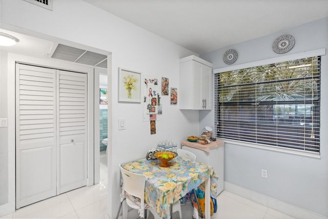 1001 Colony Point Circle, Pembroke Pines, FL 33026