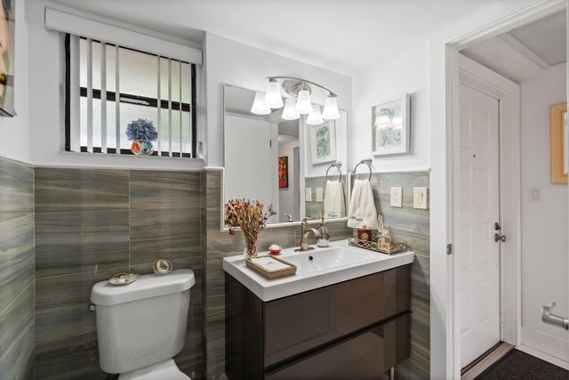 1001 Colony Point Circle, Pembroke Pines, FL 33026