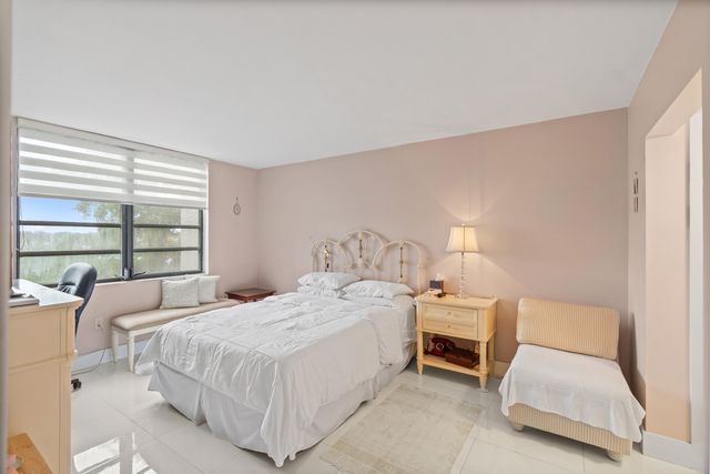 1001 Colony Point Circle, Pembroke Pines, FL 33026