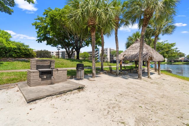 1001 Colony Point Circle, Pembroke Pines, FL 33026